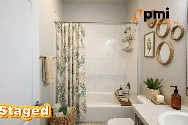 Building Photo - 17948 Passionflower Cir