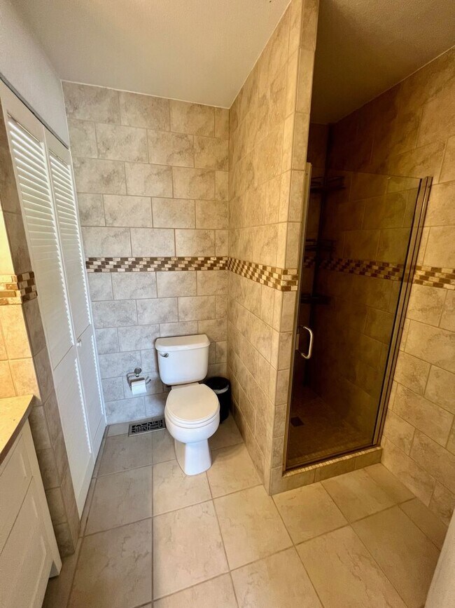Building Photo - Spacious 3bed, 2.5 bath, Willow Park House in Aurora