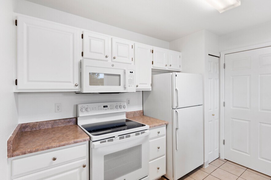 Building Photo - 12826 Ironstone Way