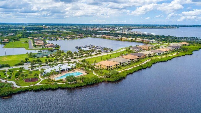 Building Photo - 910 Tidewater Shores Loop