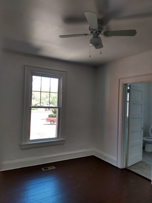 Building Photo - 1632 Virginia St E