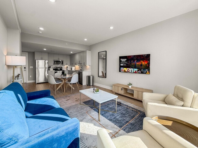 Building Photo - 626 N Delaware Ave