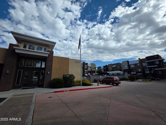 Building Photo - 6605 N 93RD Ave