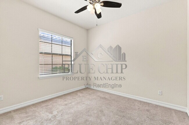 Building Photo - 10449 Henbury St