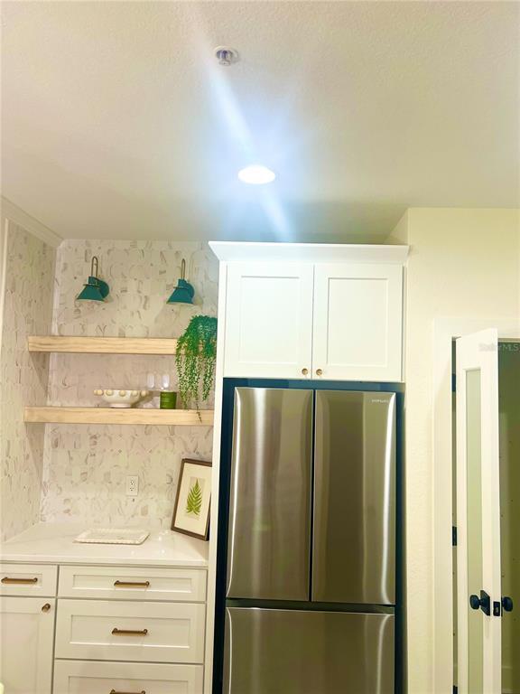 Building Photo - 860 N Orange Ave