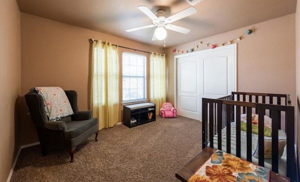 Building Photo - 4405 Woodstock Dr