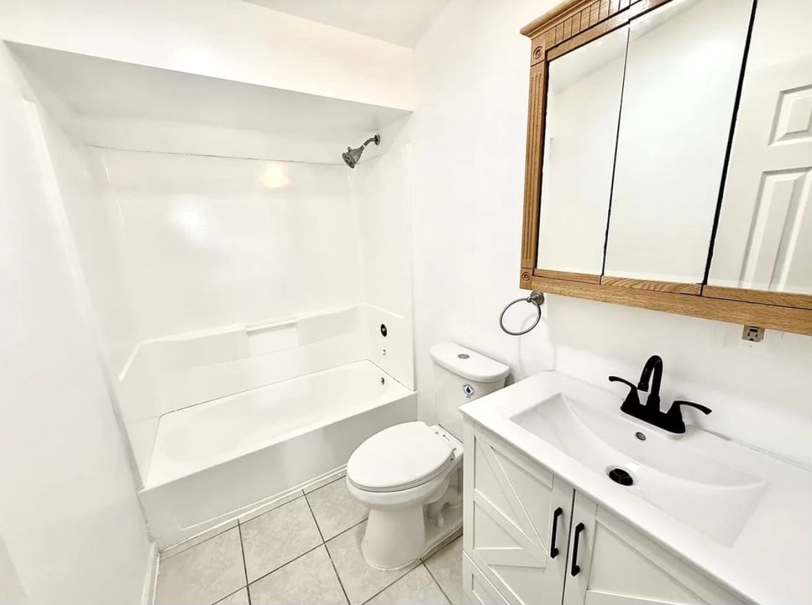 Building Photo - 6 Citadel Ct