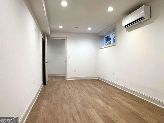 Building Photo - NORMALTOWN HOME - AVALIBLE NOW OR FOR AUGUST 2026!!