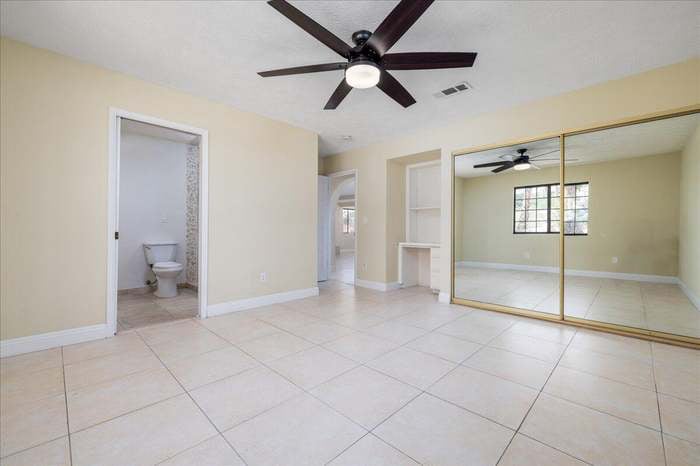 Building Photo - 12575 Deodar Ave