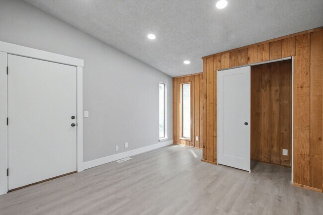 Building Photo - 332 Birch