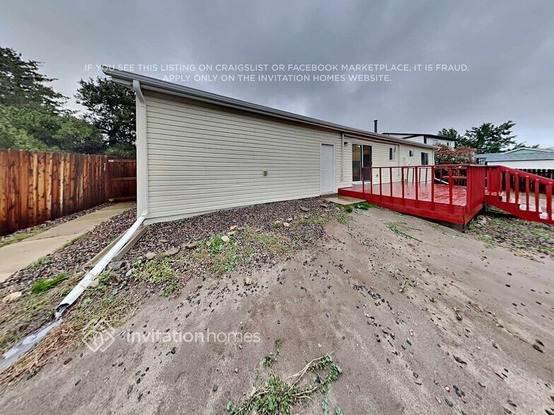 Building Photo - 16725 E Napa Dr