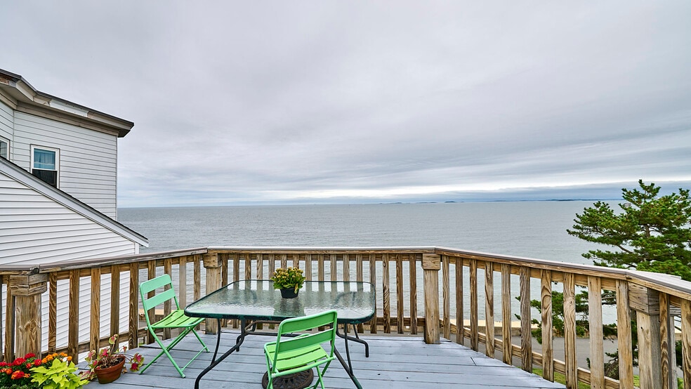 Private Deck - 97 Grovers Ave