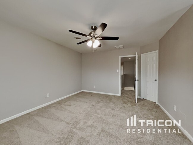 Building Photo - 7711 Cypress Edge Dr