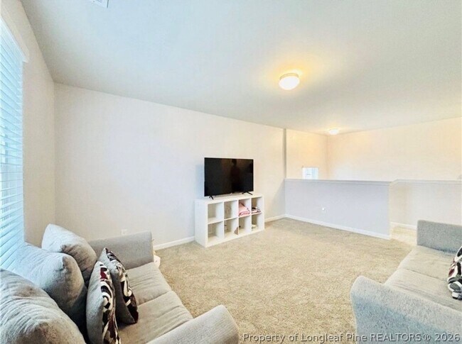 Building Photo - 217 Hornet Dr