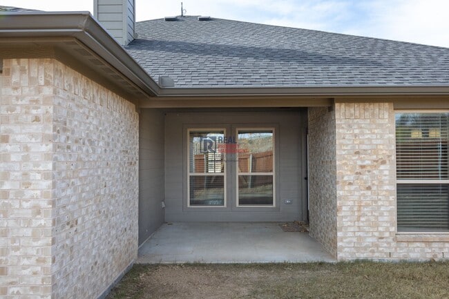 Building Photo - 124 Mesa Dr
