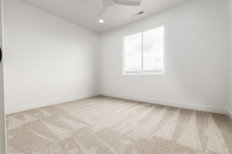 Building Photo - 2026 W 380 S