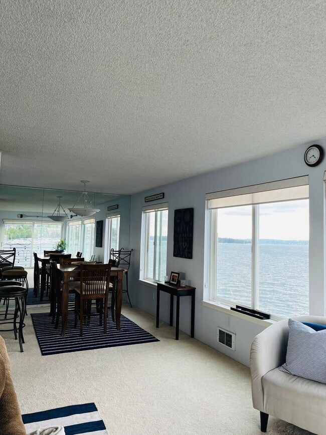 Building Photo - Kirkland Waterfront Condo Available Now! S...
