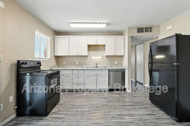 Building Photo - 111 N Flint Cir