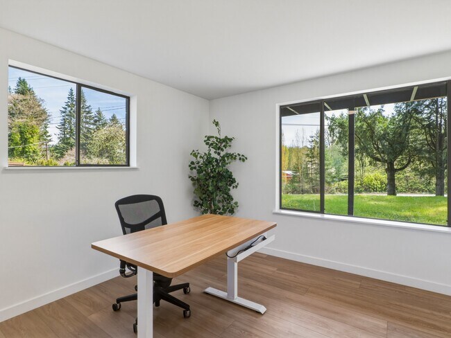 Building Photo - 1366 SE High Ridge Ct