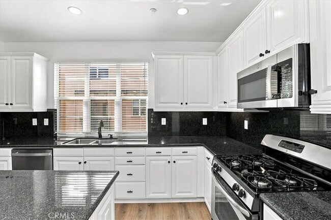 Building Photo - 4433 Owens St
