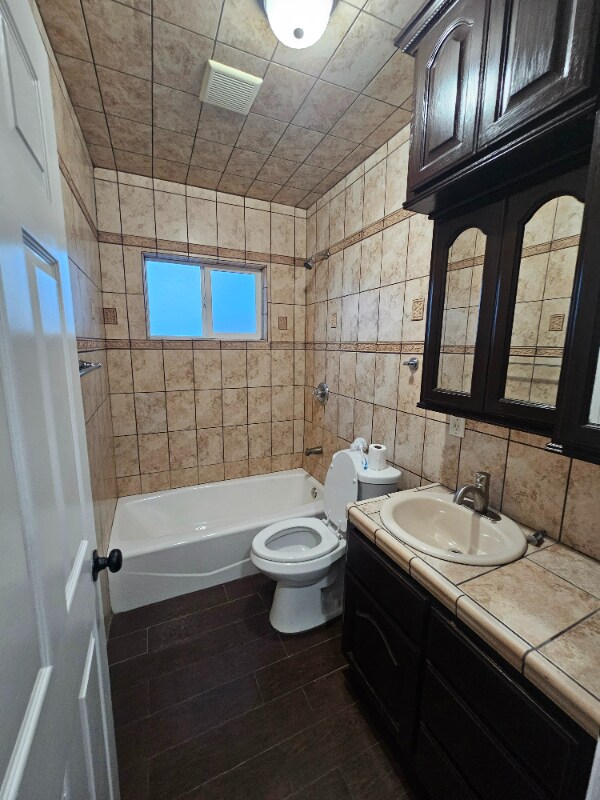 Building Photo - 2811 N Wilmington Ave