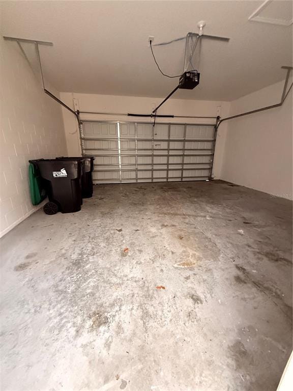 Building Photo - 11456 Center Lake Dr