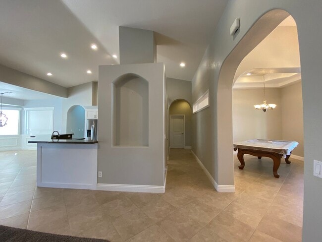 Building Photo - CALVADA VALLEY U.1 - Oakleaf Avenue