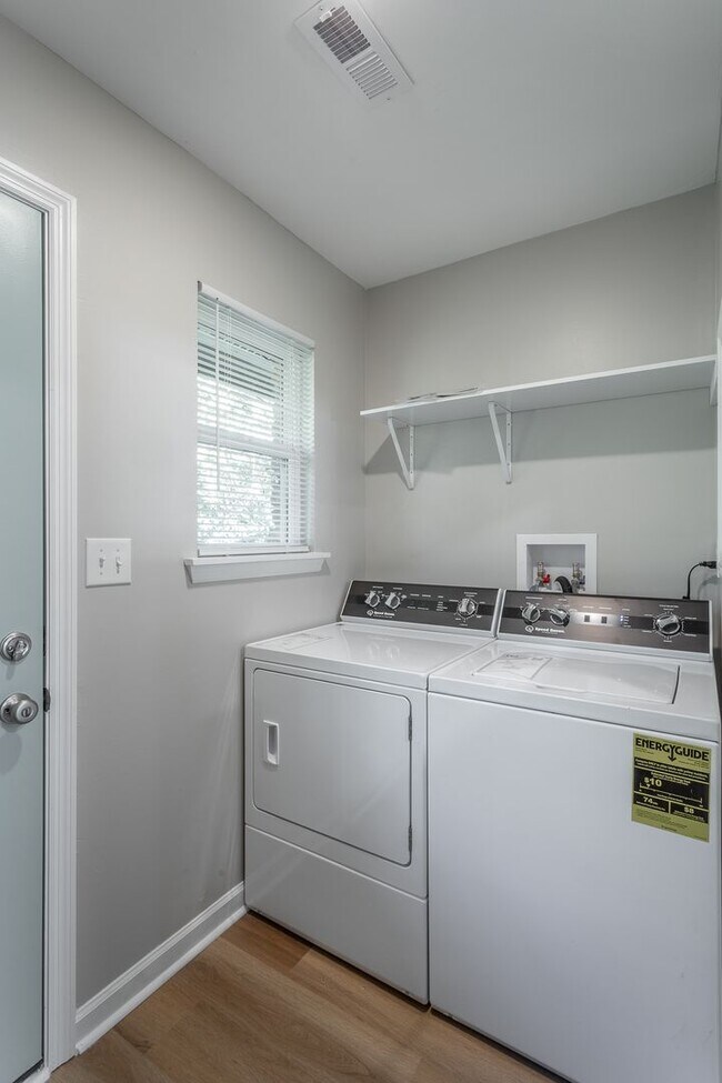 Building Photo - 2703 E 25th St