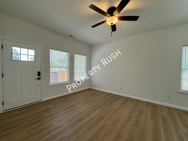 Building Photo - 1852 Wilberforce St