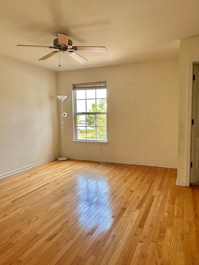 Building Photo - 376 Vaughn Cir