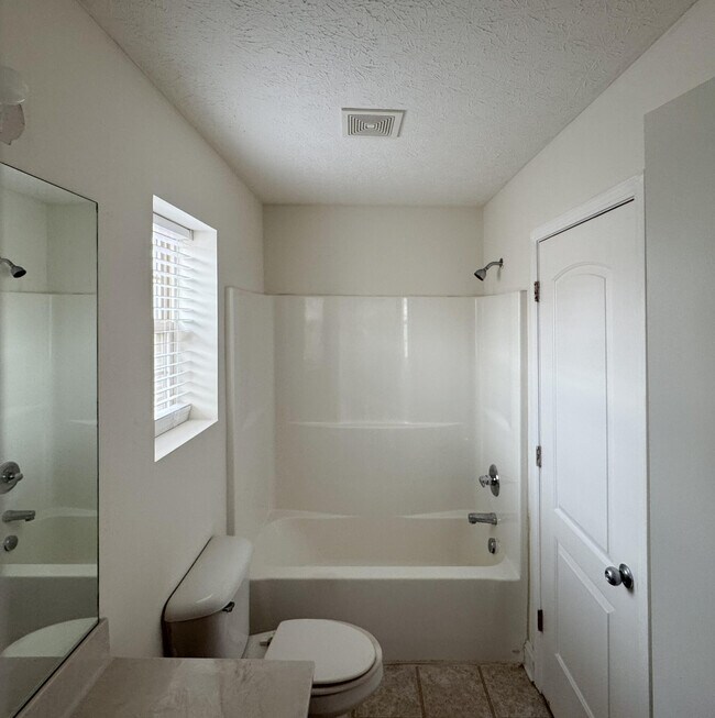 Building Photo - 2529 Moray Pl