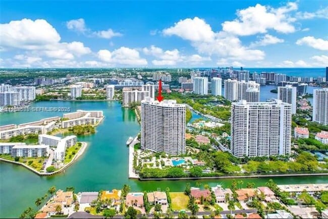 Building Photo - 1000 W Island Blvd