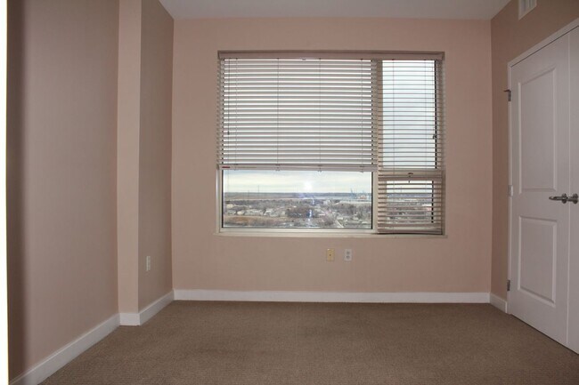 Building Photo - 105-UNIT CHRISTINA LANDING DR, 1703