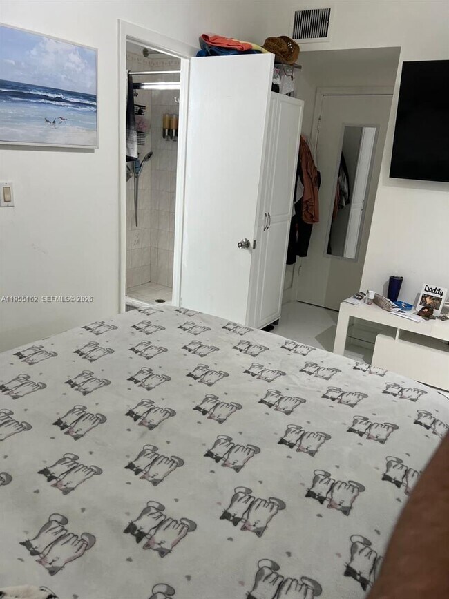 Building Photo - 246 Poinciana Island Dr