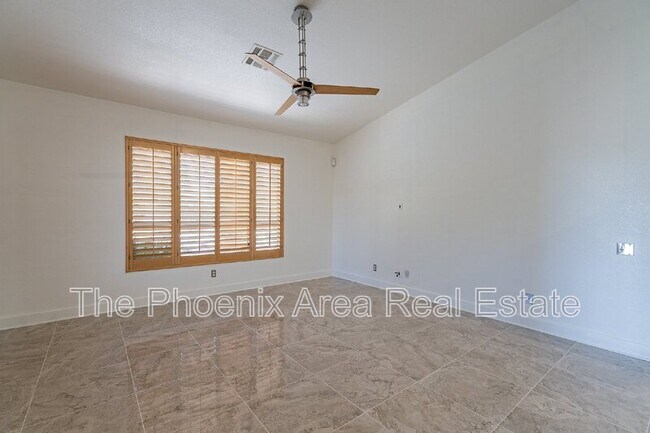Building Photo - 4663 S Oleander Dr