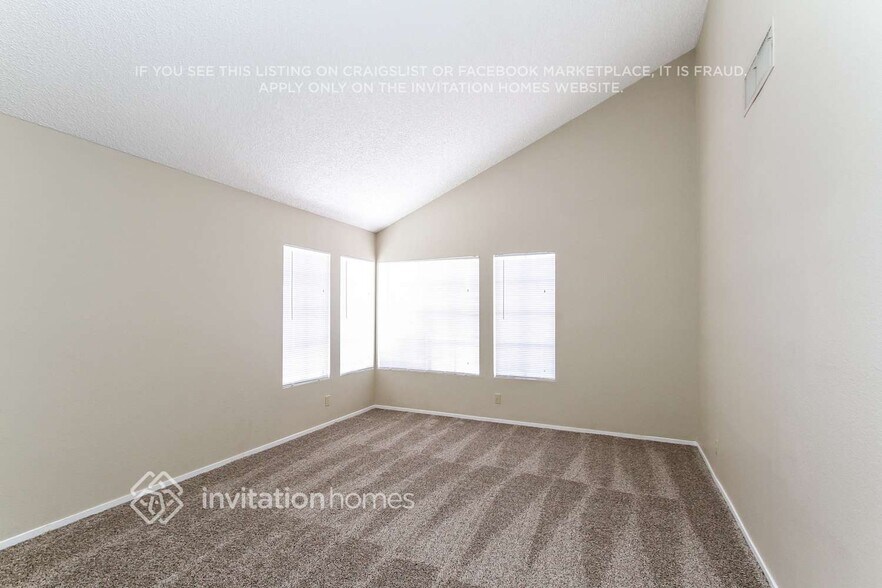 Building Photo - 330 Templeton Dr