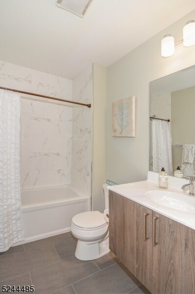 Building Photo - 92 Grove St