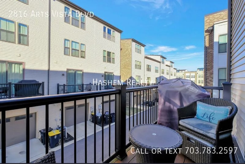 Building Photo - 2816 Arts Vista Blvd