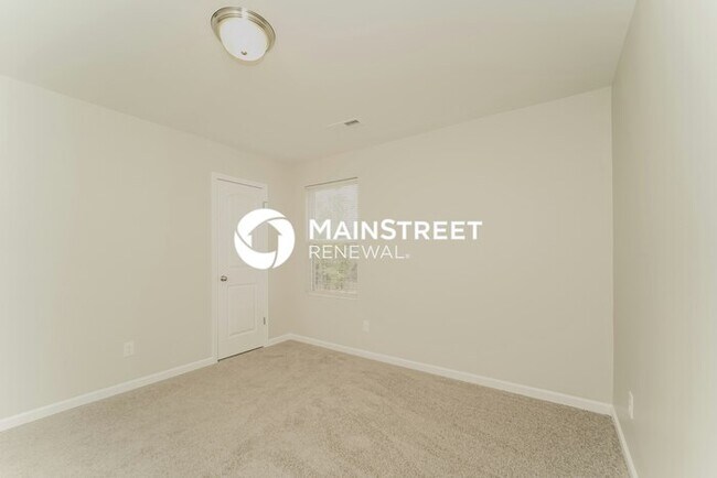 Building Photo - 3 Bedroom Pet-Friendly Home in CONCORD, NC with Main Street Renewal