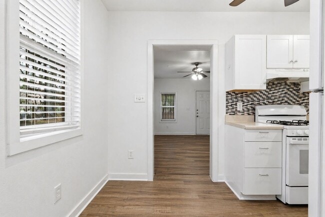 Building Photo - Cozy 1-Bedroom Home