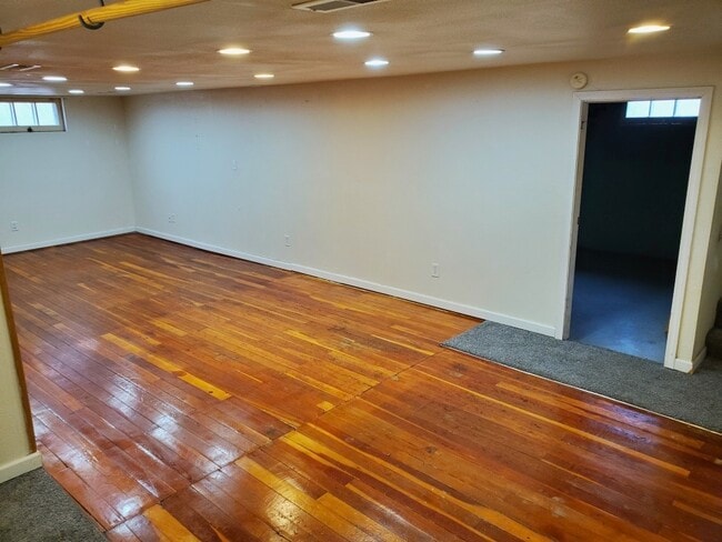 Building Photo - 3004 2nd Ave S