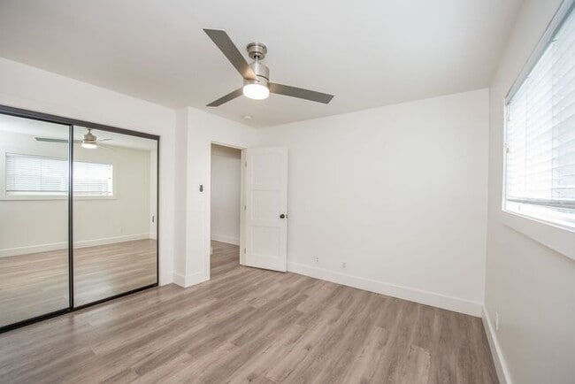 Building Photo - East Side Gem