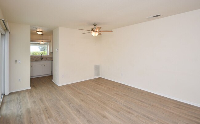 Building Photo - 55+ Senior Community Located on  Peacock Hills!!