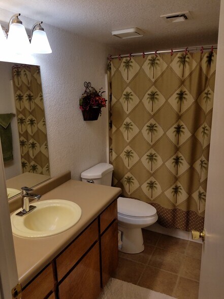 Building Photo - 276 Lake Havasu Ave