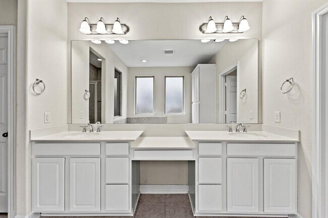 Building Photo - 9439 Peralta Creek Ct