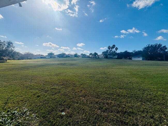 Building Photo - Beautiful home in Health Brook Hills