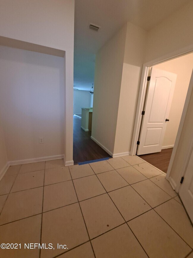 Building Photo - 3750 Silver Bluff Blvd