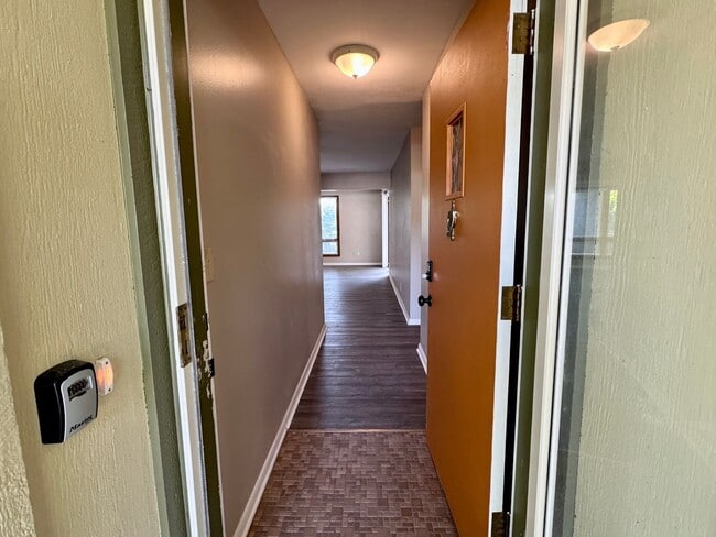 Building Photo - Spacious, Private Retreat in the Heart of the City