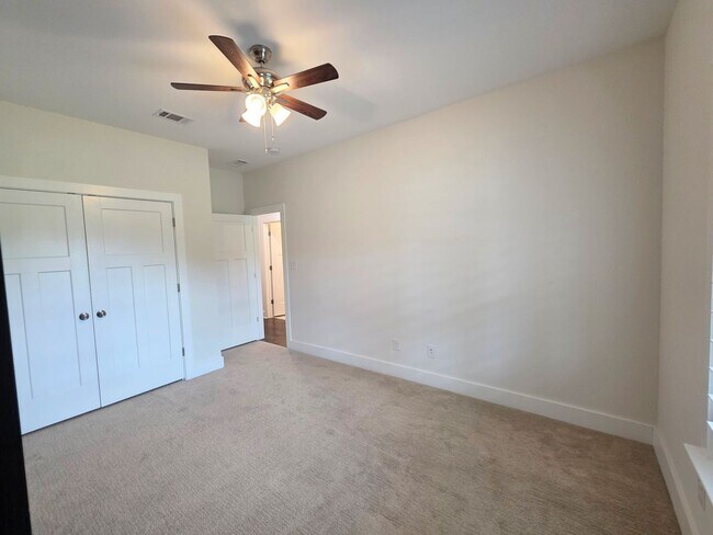 Building Photo - 4570 Omaha Dr