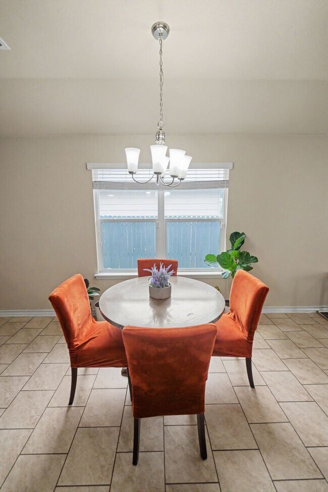Building Photo - Spacious 4-Bedroom Retreat in Desirable Miller Ranch - Realtor Commission: $500